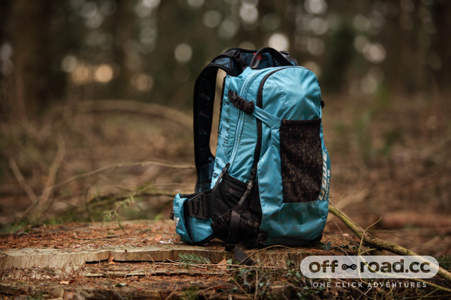 USWE Shred 16 daypack review | off-road.cc